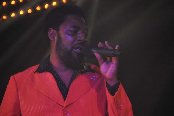 DAVE LARGIE AS BARRY WHITE