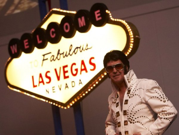 GARY JAY AS ELVIS PRESLEY