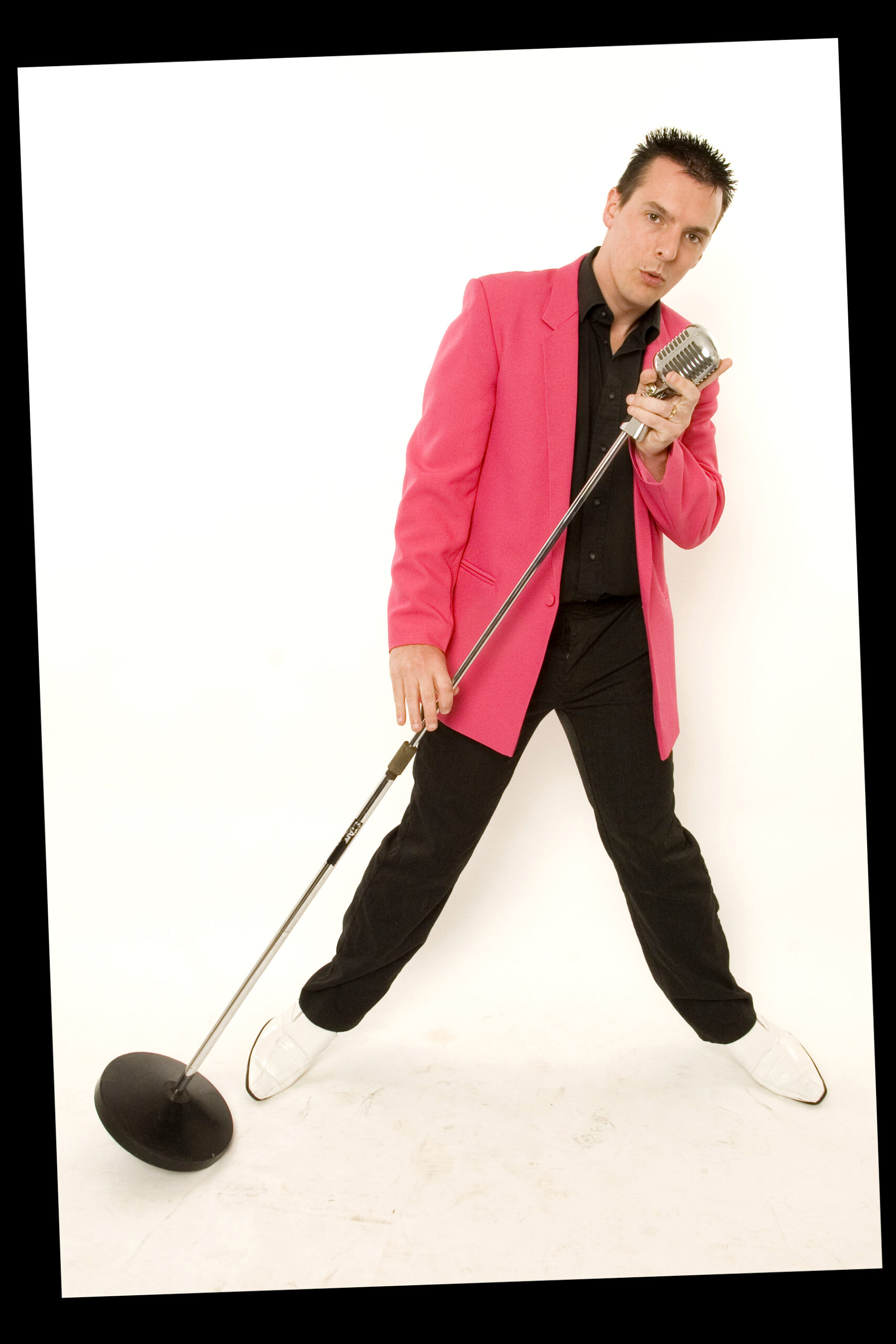 SIMON ORE – SHAKIN STEVENS TRIBUTE AND ROCK N ROLL PERFORMER - Image 2