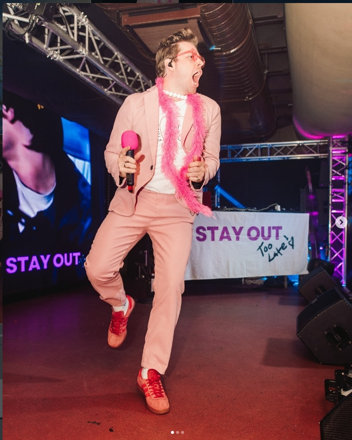 Sam Turrell as Harry Styles