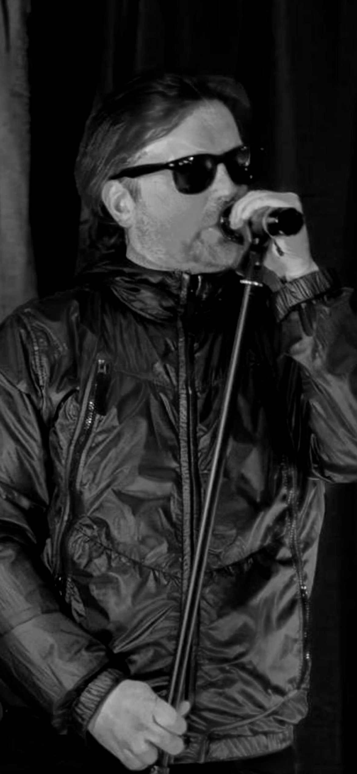 AJ walker as Liam Gallagher - Image 4